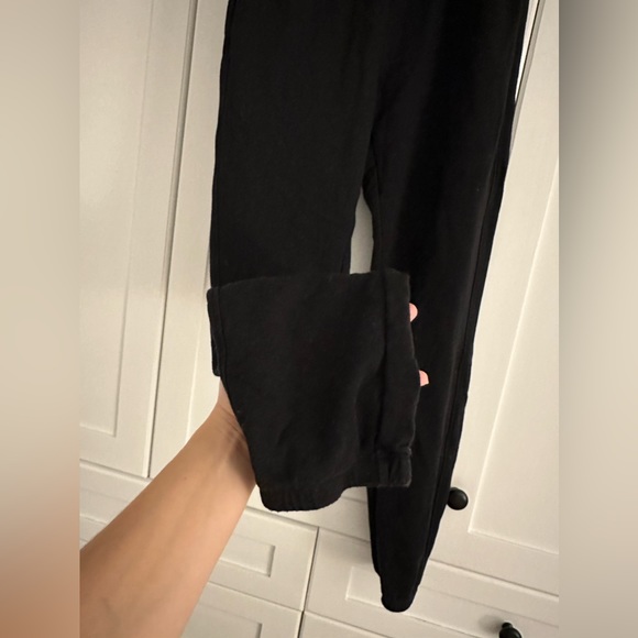 ARITZIA The Group by Babaton Leisure Jogger in Black. Size Small. - Picture 10 of 13